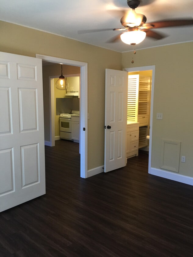 Bedroom/bathroom - 2241 W Pensacola St (Tallahassee, FL)