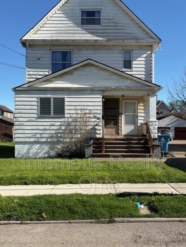 Building Photo - 112 E. Second Street - Down Unit Down