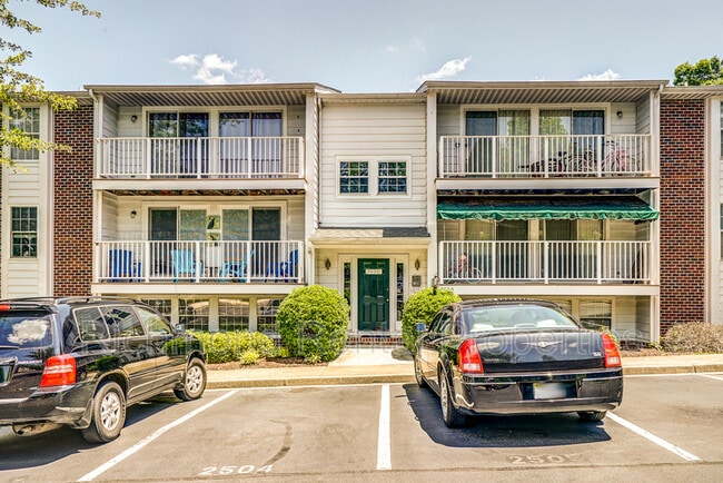 Photo - 7600 Roscommon Ct Unit 4