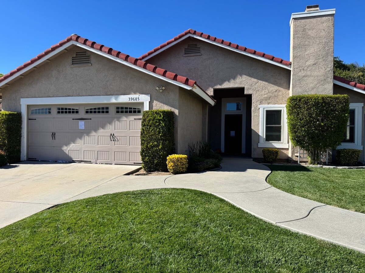 Single Story 3 bed home for rent in Murrieta - Single Story 3 bed home for rent in Murrieta