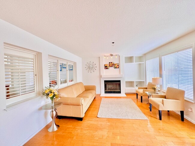 Photo - 4536 Mackinaw St