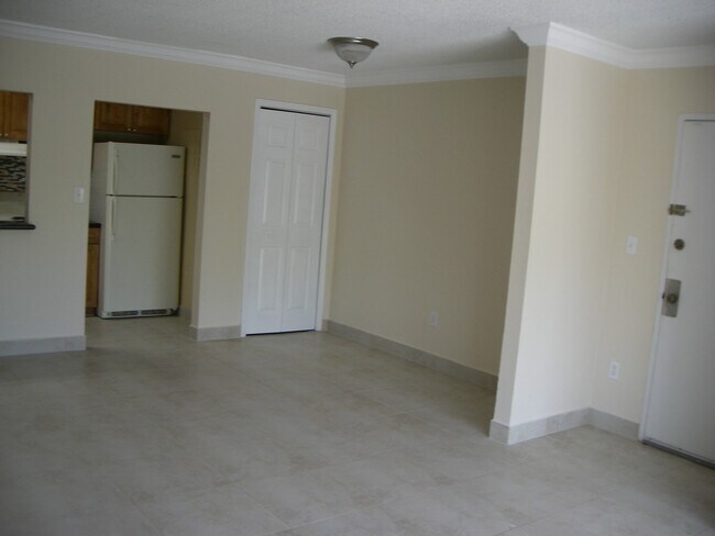 Photo - 4640 NW 79th Ave Unidad 2D