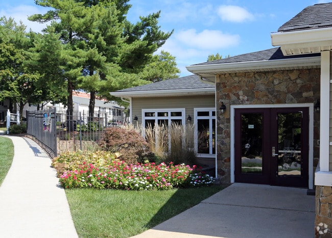 The Hamptons at Town Center