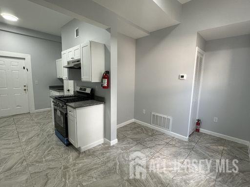 Building Photo - 208 5th St Unit 1B Rental