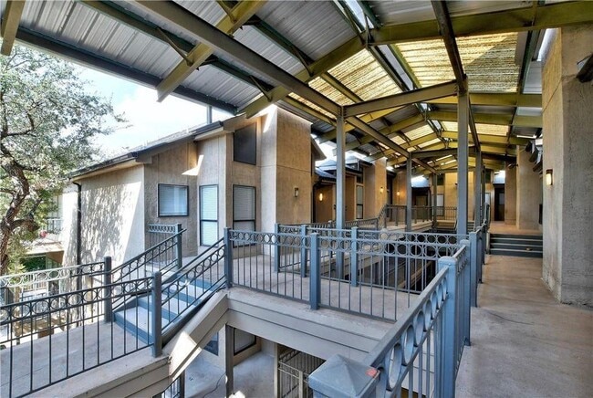 Photo - 1910 Robbins Pl