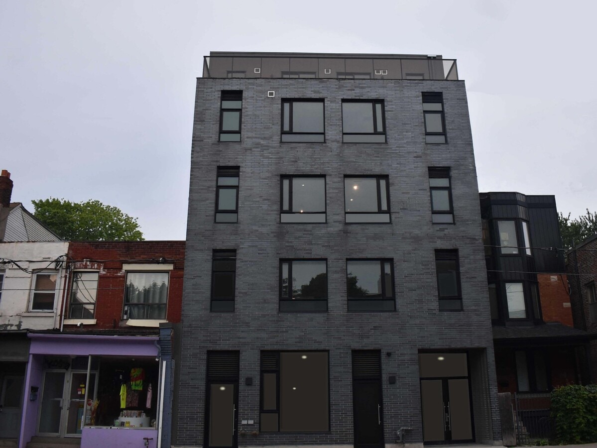 Photo - 1000 Bathurst St