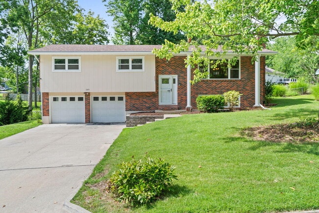 Photo - 1305 Jake Ln