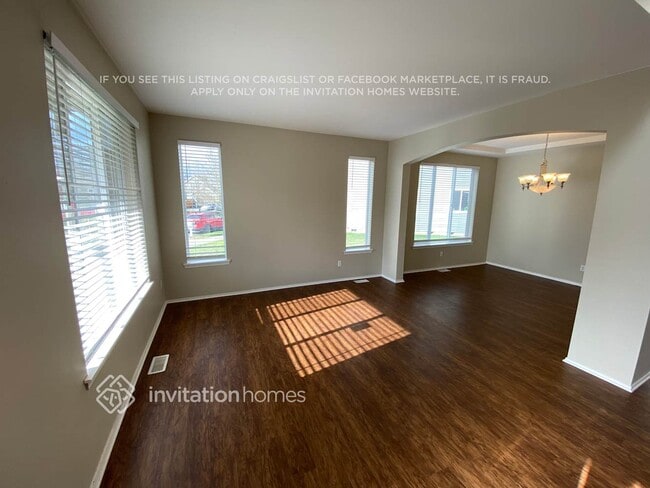 Photo - 209 Phoenix Ave SW