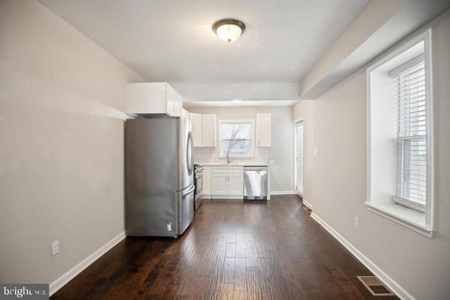 Building Photo - 2228 N Howard St Rental