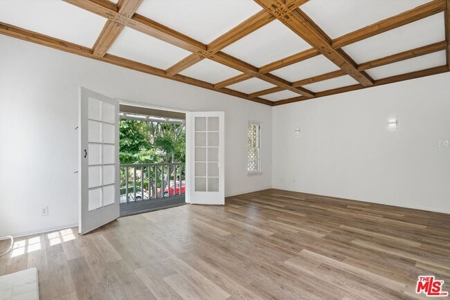 Photo - 140 S Camden Dr Unidad 202