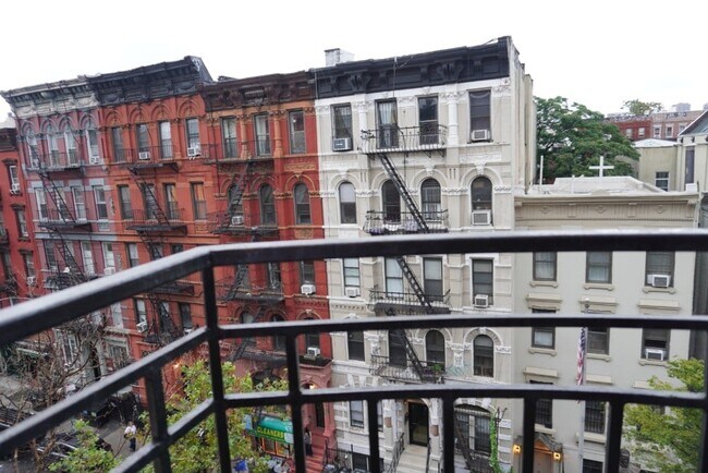 Photo - 102 E 7th St Unit 8