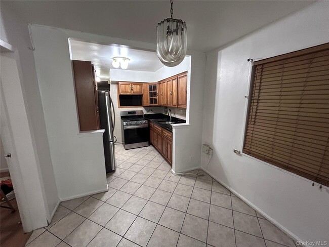 Photo - 1116 E 102nd St