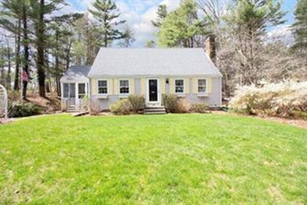 Photo - 198 Oak St House