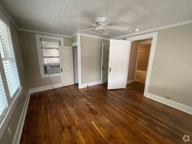 Building Photo - Simply the BEST! Adorable 1 Bedroom/1 Bath... Unit 2012 Sanquinet Rental