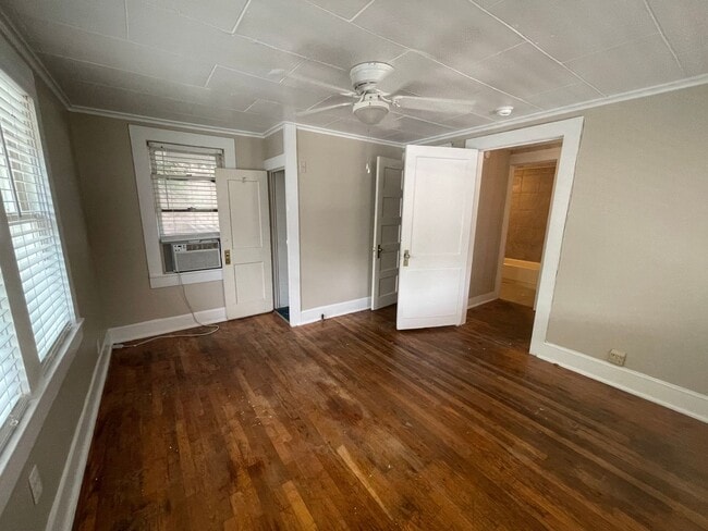 Building Photo - Simply the BEST! Adorable 1 Bedroom/1 Bath... Unit 2012 Sanquinet Rental