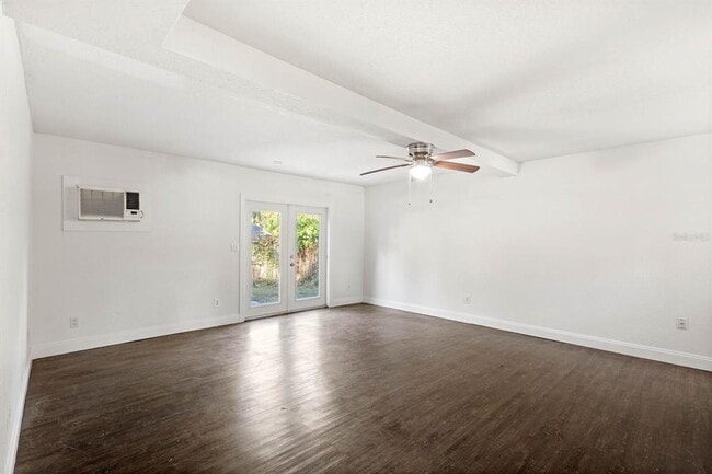 Photo - 1918 S Ferncreek Ave