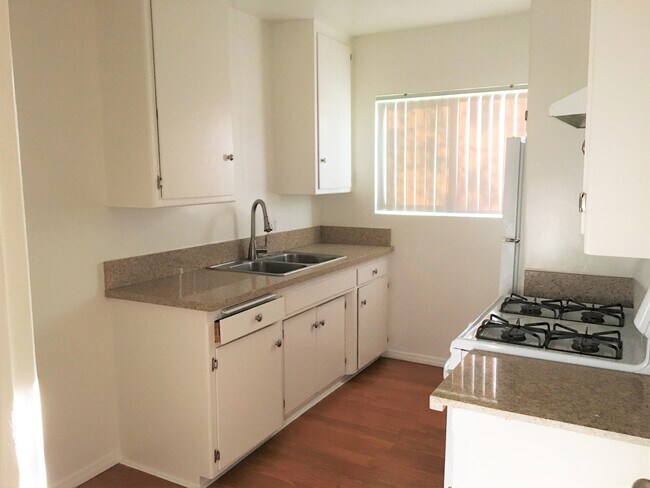 Photo - 526 E Windsor Rd