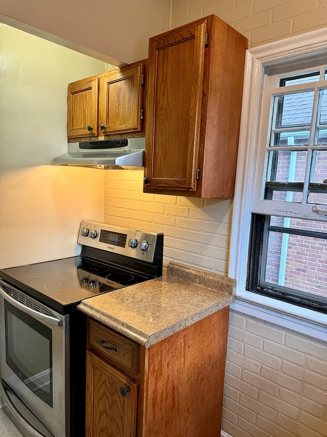 Photo - 3682 Glencairn Road