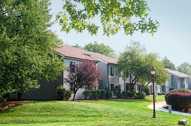 Forest Glen Apartments and Townhomes - Forest Glen Apartments and Townhomes