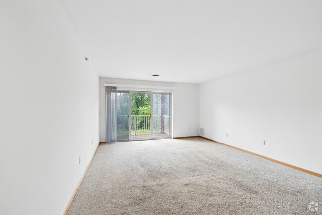 2BR, 2BA - 1,186SF - Living Room
