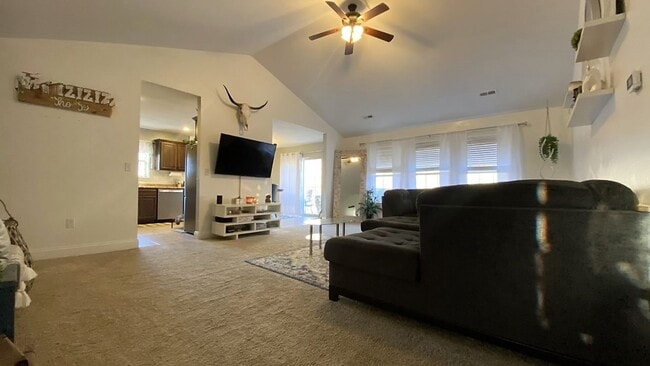 Photo - Gorgeous 3 Bedroom, 2 Bathroom Home in Woodridge Estates