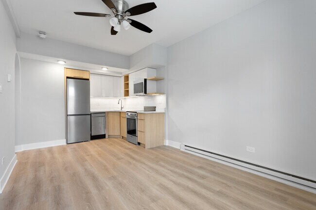 Photo - 1634 W Howard St Unit 309