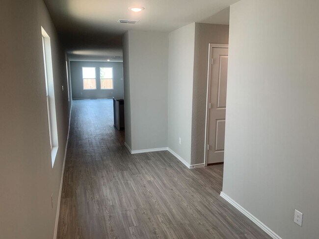 Photo - *COMING SOON* Comfortable Living with Open Kitchen & Fenced Yard!