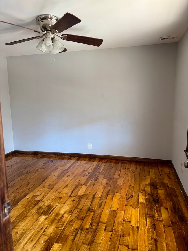 Photo - 460 Prospect Dr