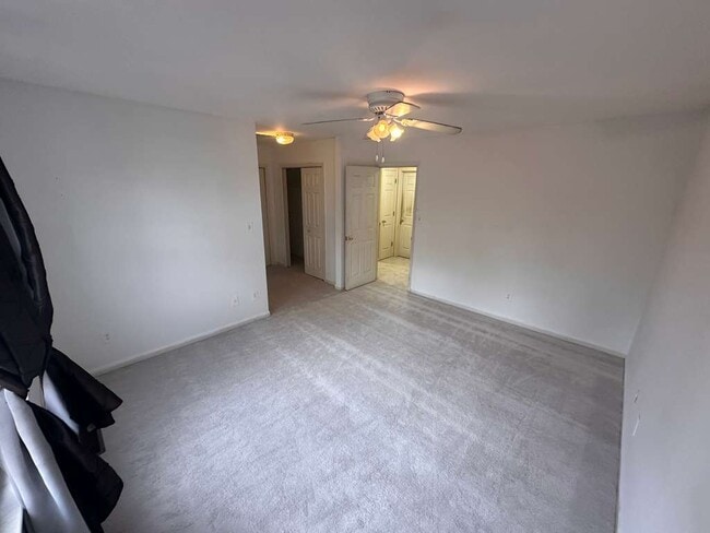 Building Photo - 10159 Forest Hill Cir