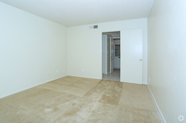 1BR, 1BA Aspen Bedroom