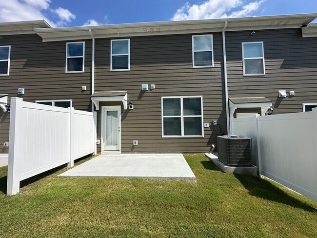 206 Hazel Ln