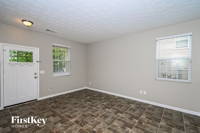 Photo - 135 Parkmont Ct