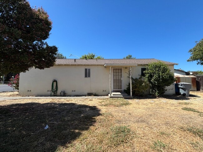 1455 Alamo Dr