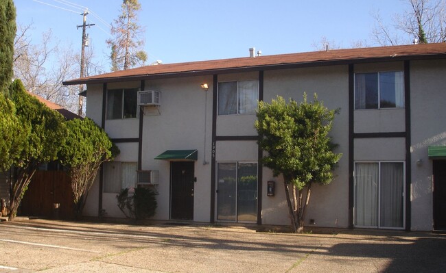 Building Photo - 1905 Locust St Unit 2 Rental