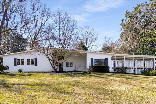 Building Photo - 130 Putnam Cir NE Rental