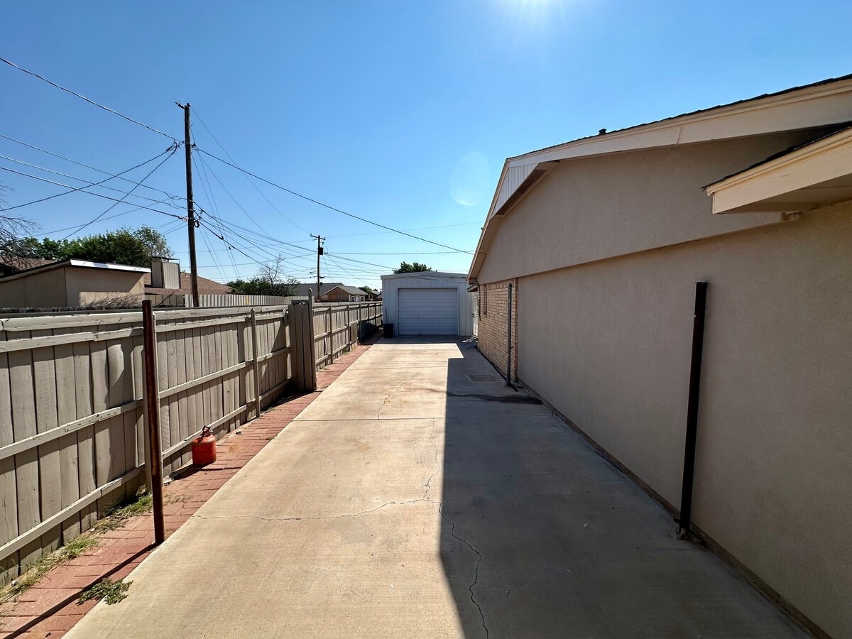 Photo - 503 Parkwood Dr