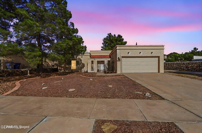 Photo - 604 La Chapa Ave