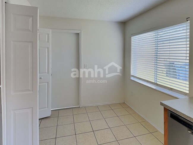 Photo - 1209 Blufield Ave