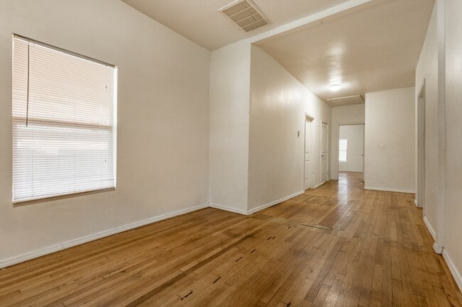 Photo - 1704 NW 33rd St