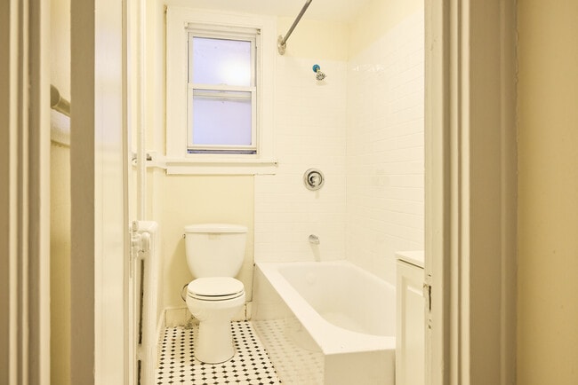 Apartment #20 - Bathroom
