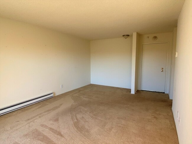 Photo - One Bedroom Condo Available in Watergate Community/Emeryville!