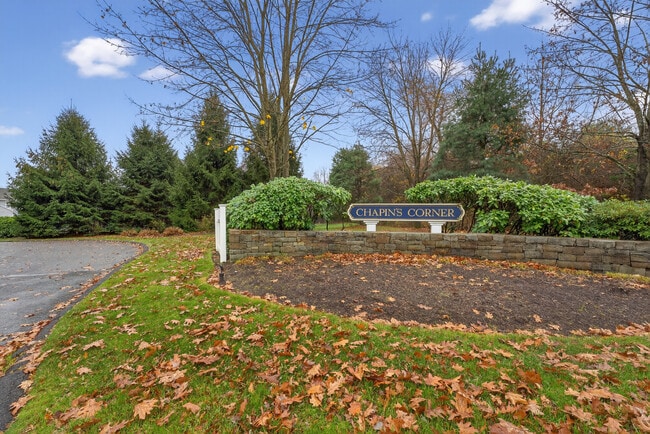 Building Photo - 43 Copley Rd Unit 43