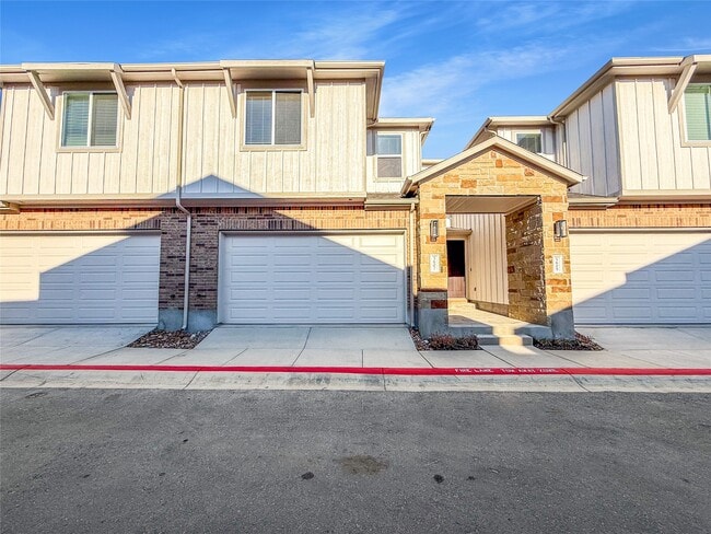 Building Photo - 5609 Mobeetie Lp