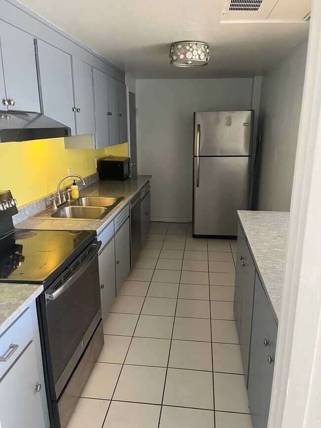 Photo - Downtown 1 Bedroom Condo Unit Park Plaza