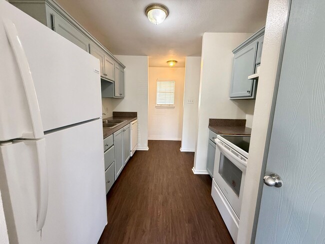 Photo - 15210 Oaks W Dr