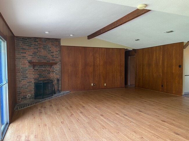 308 E 19th Ave