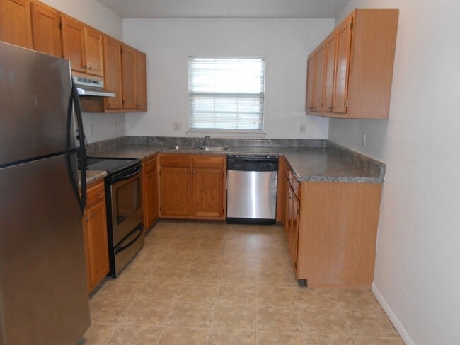 Kitchen - Tuckernuck Trail