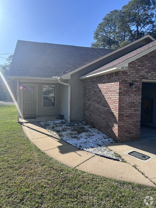 Building Photo - 1839 Sod Dr Rental