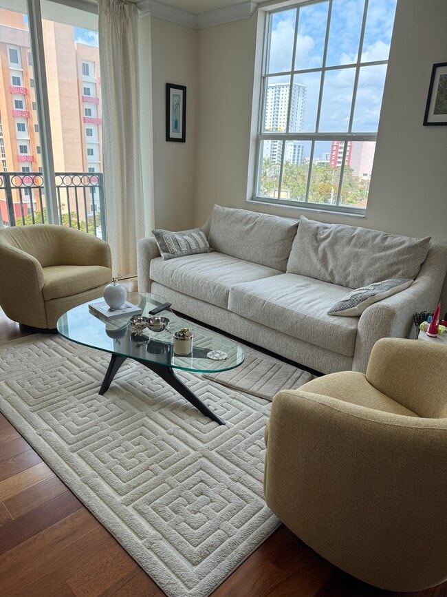 Building Photo - 600 S Dixie Hwy Unit 617