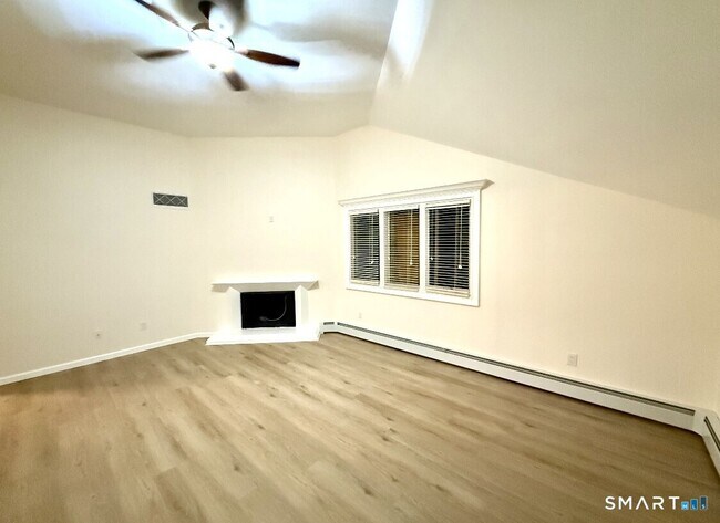 Photo - 11 Byrne Ct Unidad C2